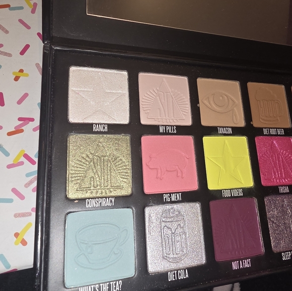 Jeffree Star Cosmetics Conspiracy 2019 Discontinued 18 Color Eyeshadow Palette - Picture 6 of 11